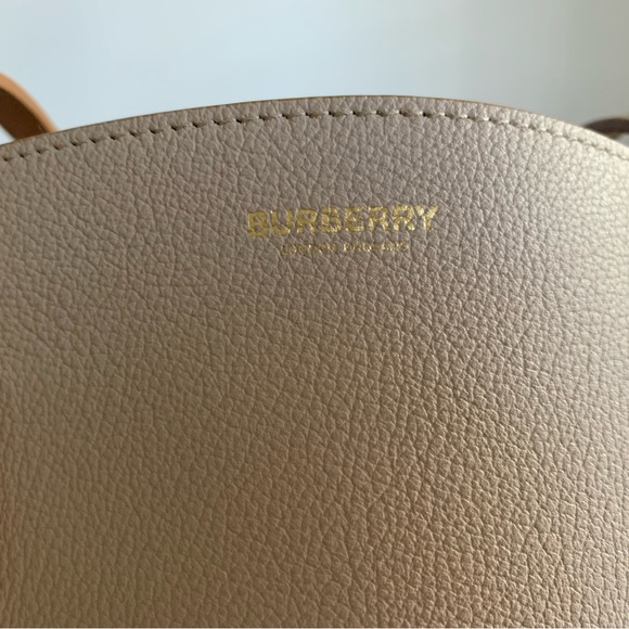 Authentic Burberry Tote Bag - Picture 15 of 16
